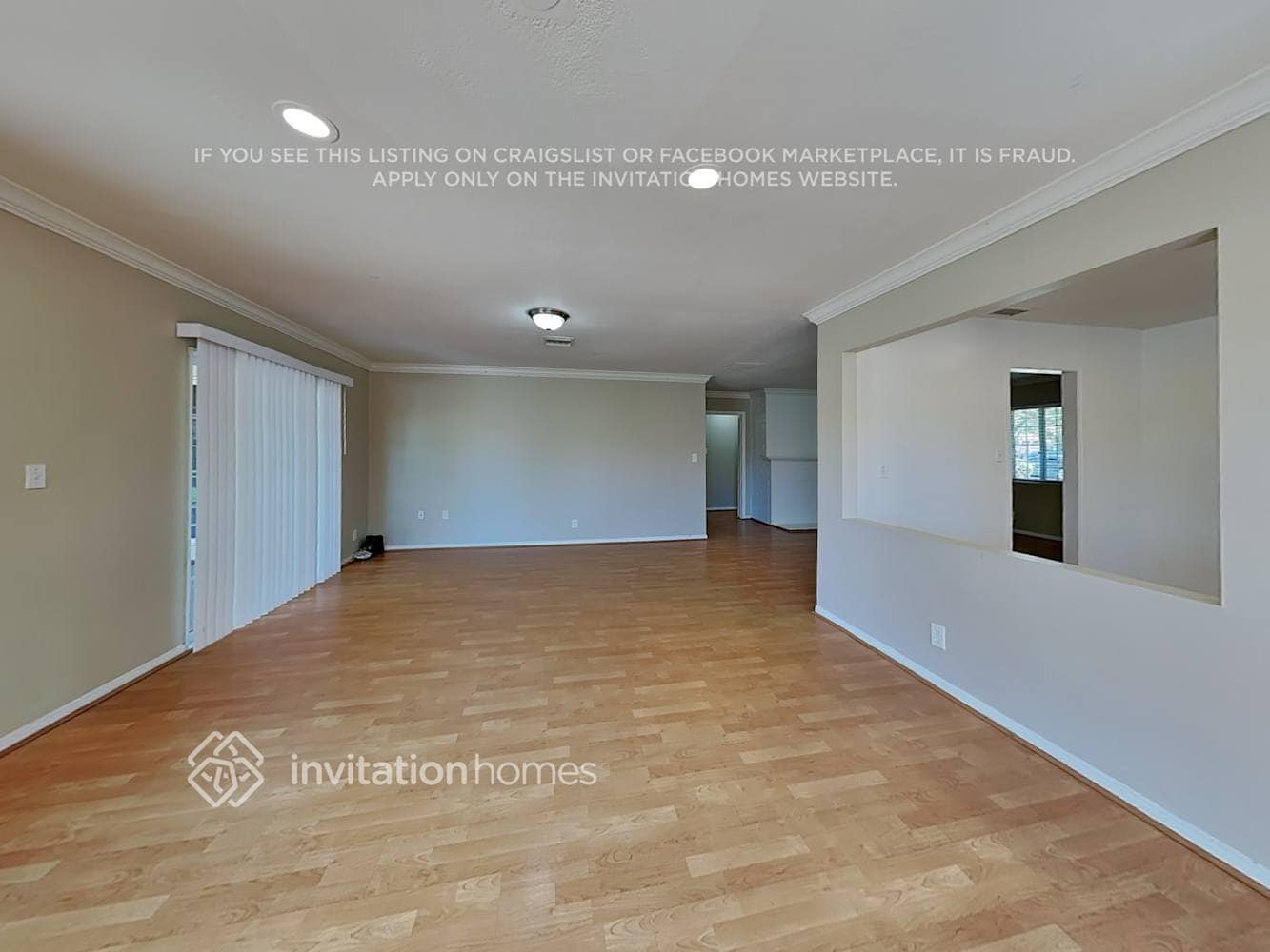 Building Photo - 7943 Lasaine Ave