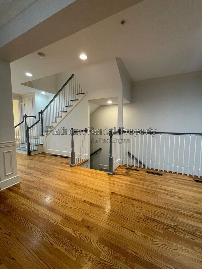Building Photo - 1875 Adagio Dr