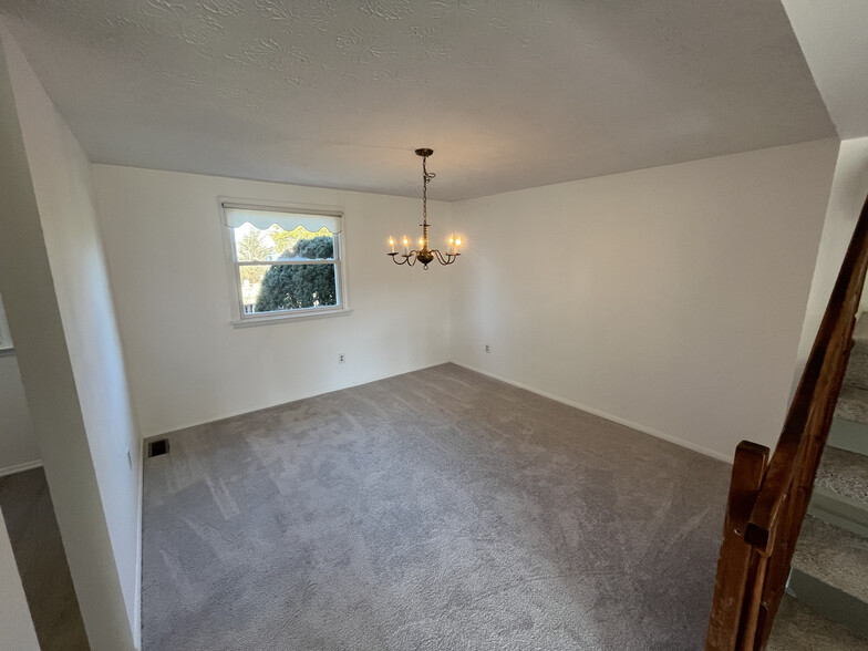 dining room - 6310 Meeting House Way