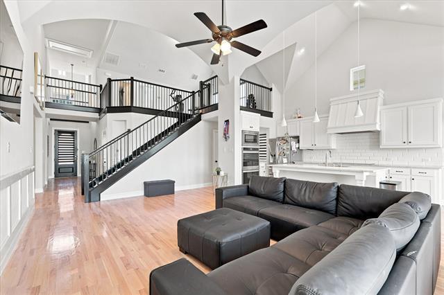 Building Photo - 1104 Stallion Ln