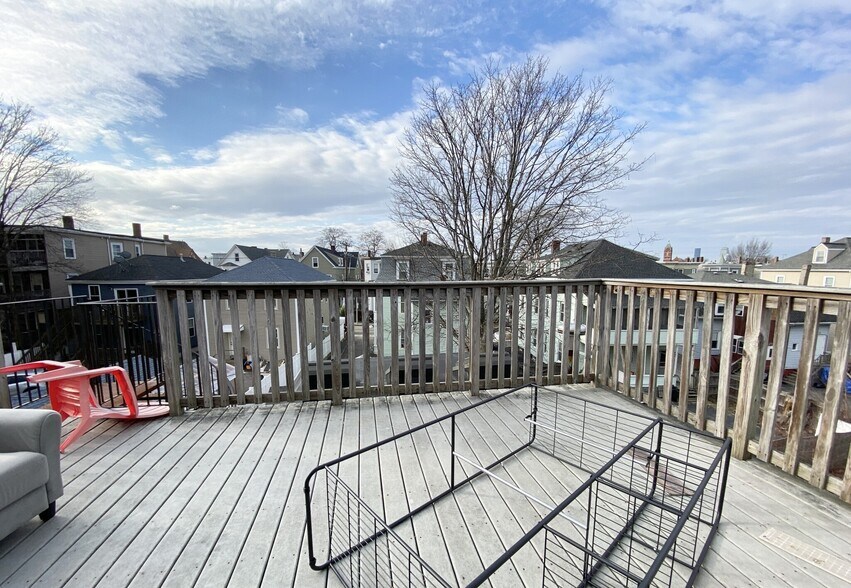 Building Photo - 29 Spring Garden St