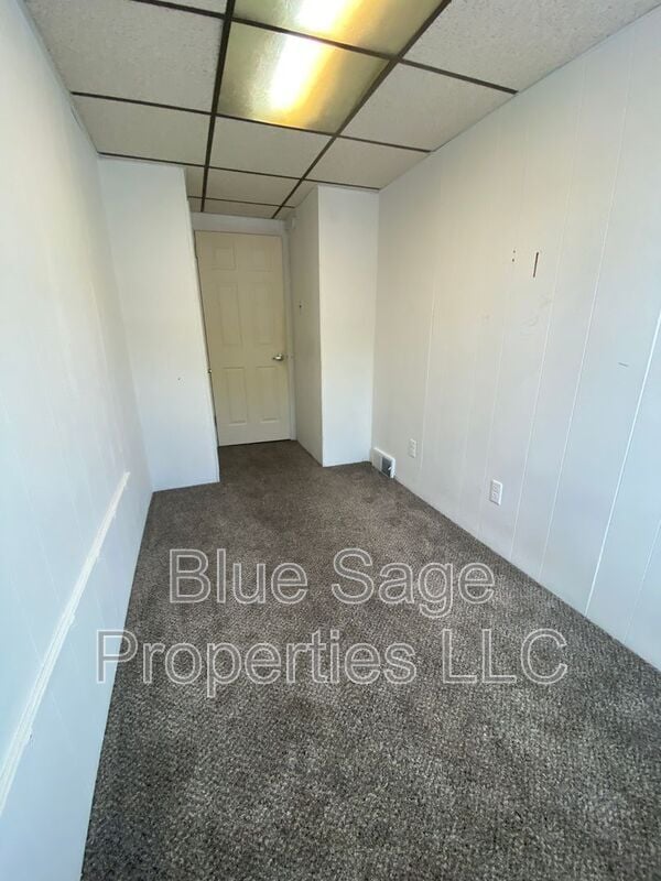 Building Photo - 227 Pine St