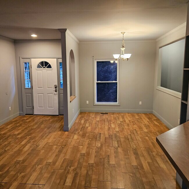 Building Photo - 21 Little Oak Rd