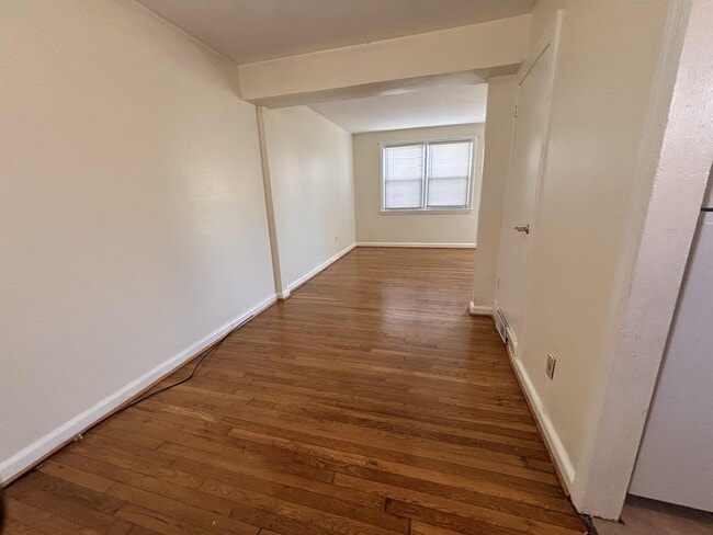 Building Photo - 2575 Iverson St