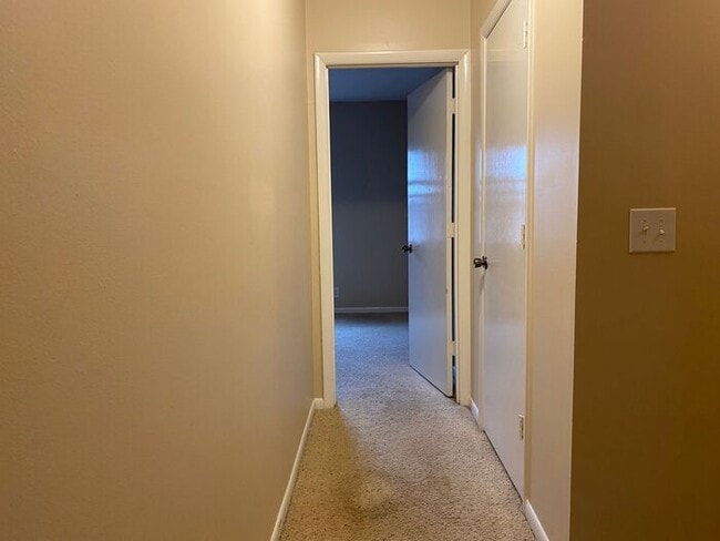 Building Photo - Large 2 Bed 2.5 Bath Apt in Green Hills - Vandy Belmont Lipscomb!