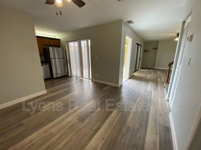 Building Photo - 1667 Park Meadows Dr