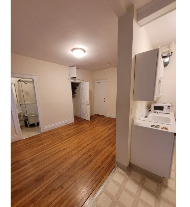 Building Photo - 60 Queensberry St