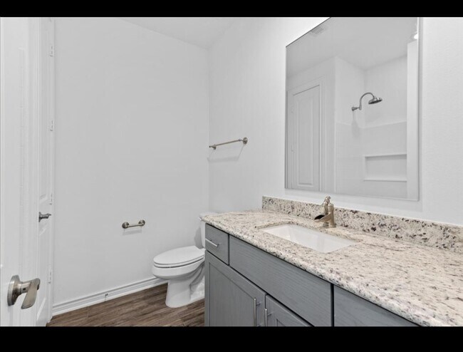 Building Photo - 3245 Real St