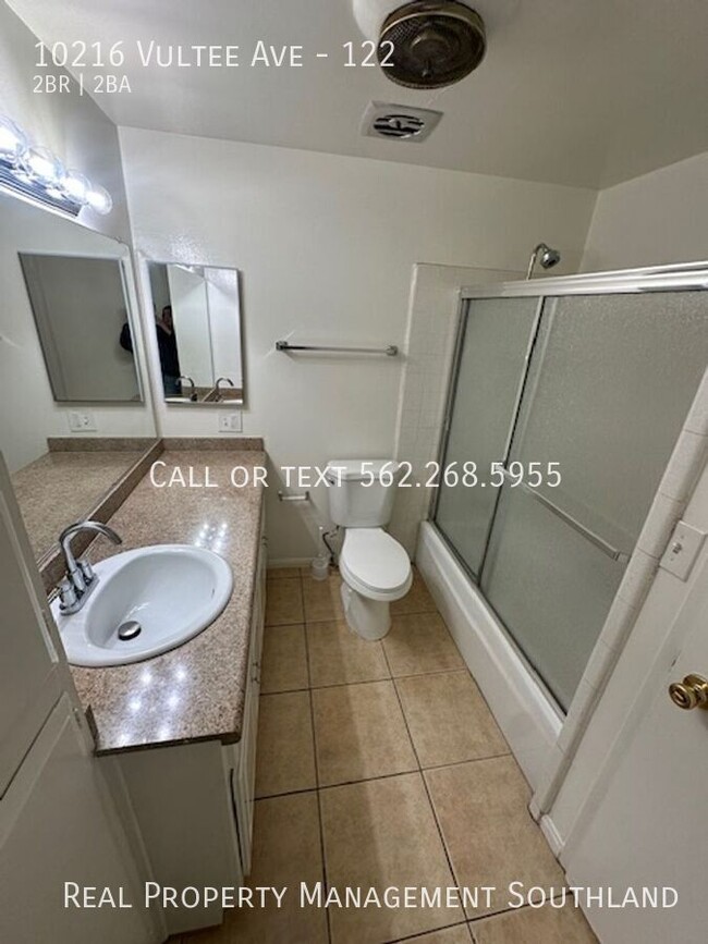 Building Photo - Newly Renovated 2 Bedroom/ 2 Bath Spacious...