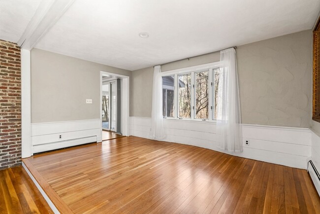 Building Photo - 306 Grove St