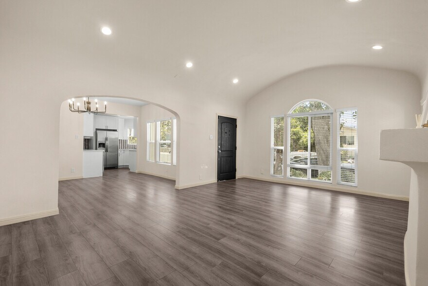 Building Photo - 4417 W 29th St