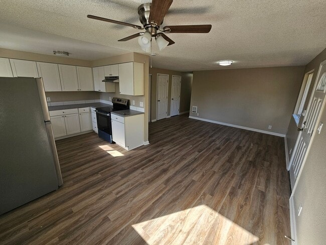 Building Photo - 2535-2537 Wilark Dr NW
