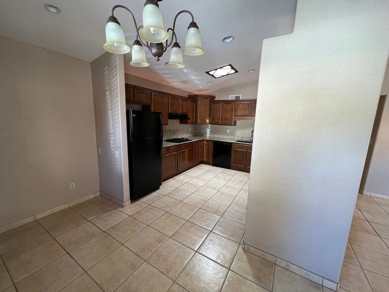 Dining room/ Kitchen - 635 S Vía Entrada