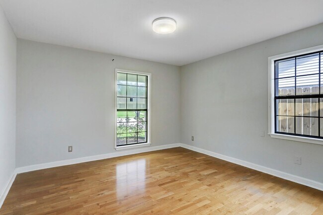 Building Photo - 5419 Dumfries Dr