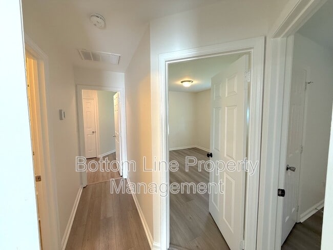 Building Photo - 4013 Inglehurst Dr