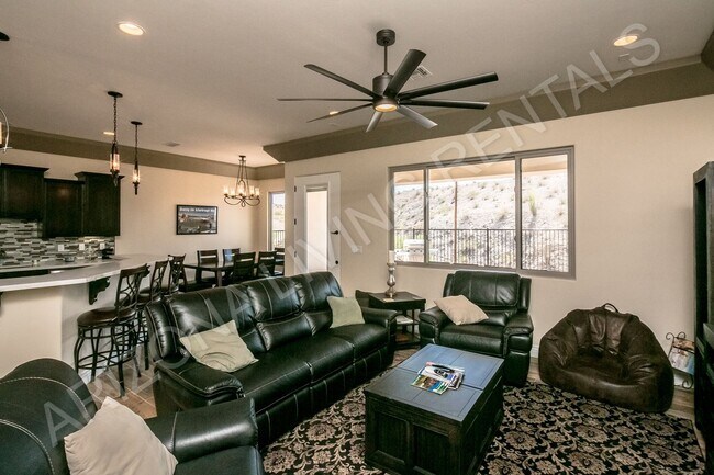 Building Photo - FURNISHED POOL HOME