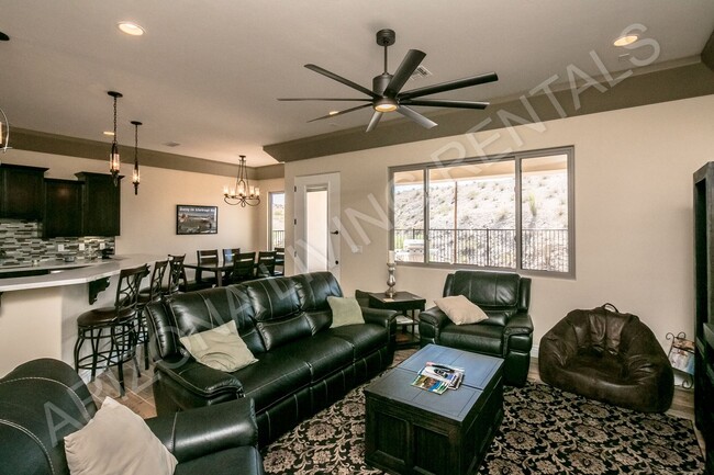 Building Photo - SEASONAL FURNISHED JANUARY-APRIL 2026
