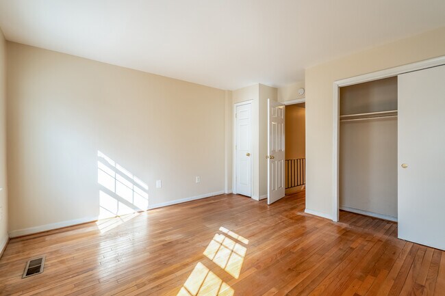 Building Photo - 1839 Biltmore St NW