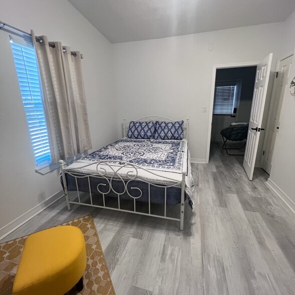 Building Photo - 4584 Tamarind Dr