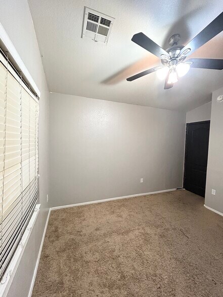 Building Photo - 356 N 169th Ave