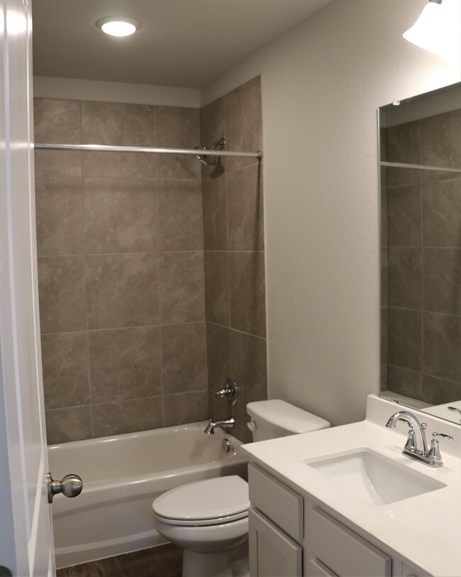 Building Photo - 1059 Aurora Grove Bend