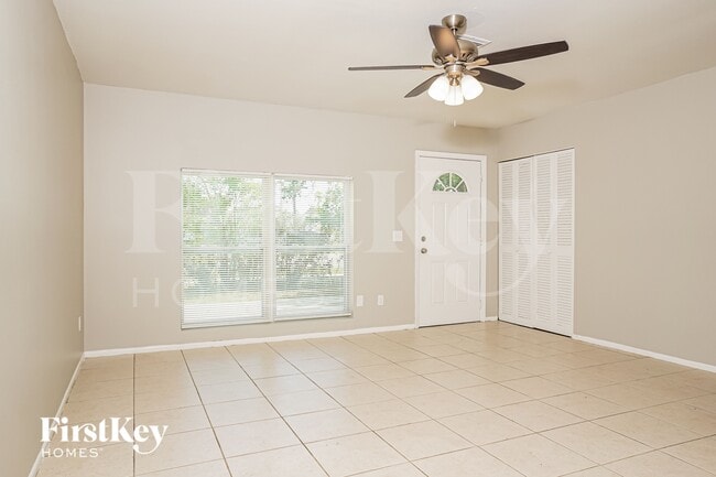 Building Photo - 1633 Hayworth Rd