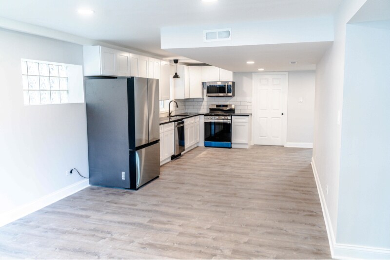 Building Photo - 2242 N Lavergne Ave