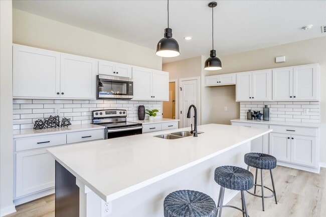 Building Photo - Fox Creek-Maggie Plan MODEL