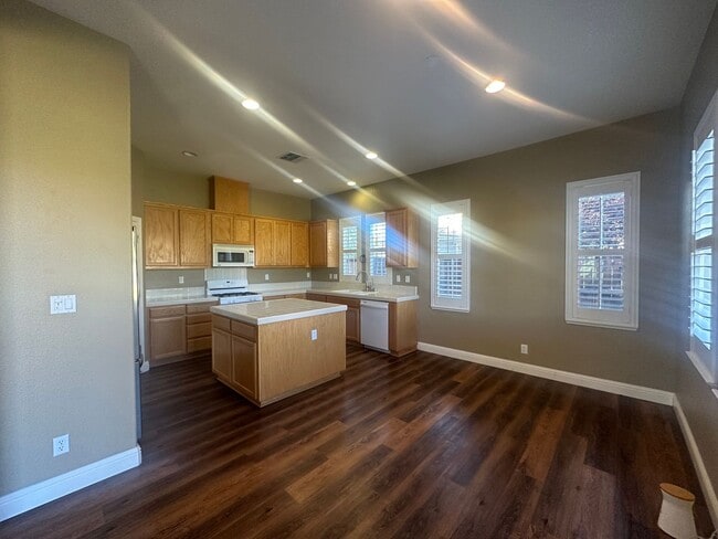 Building Photo - 9456 Vintner Cir