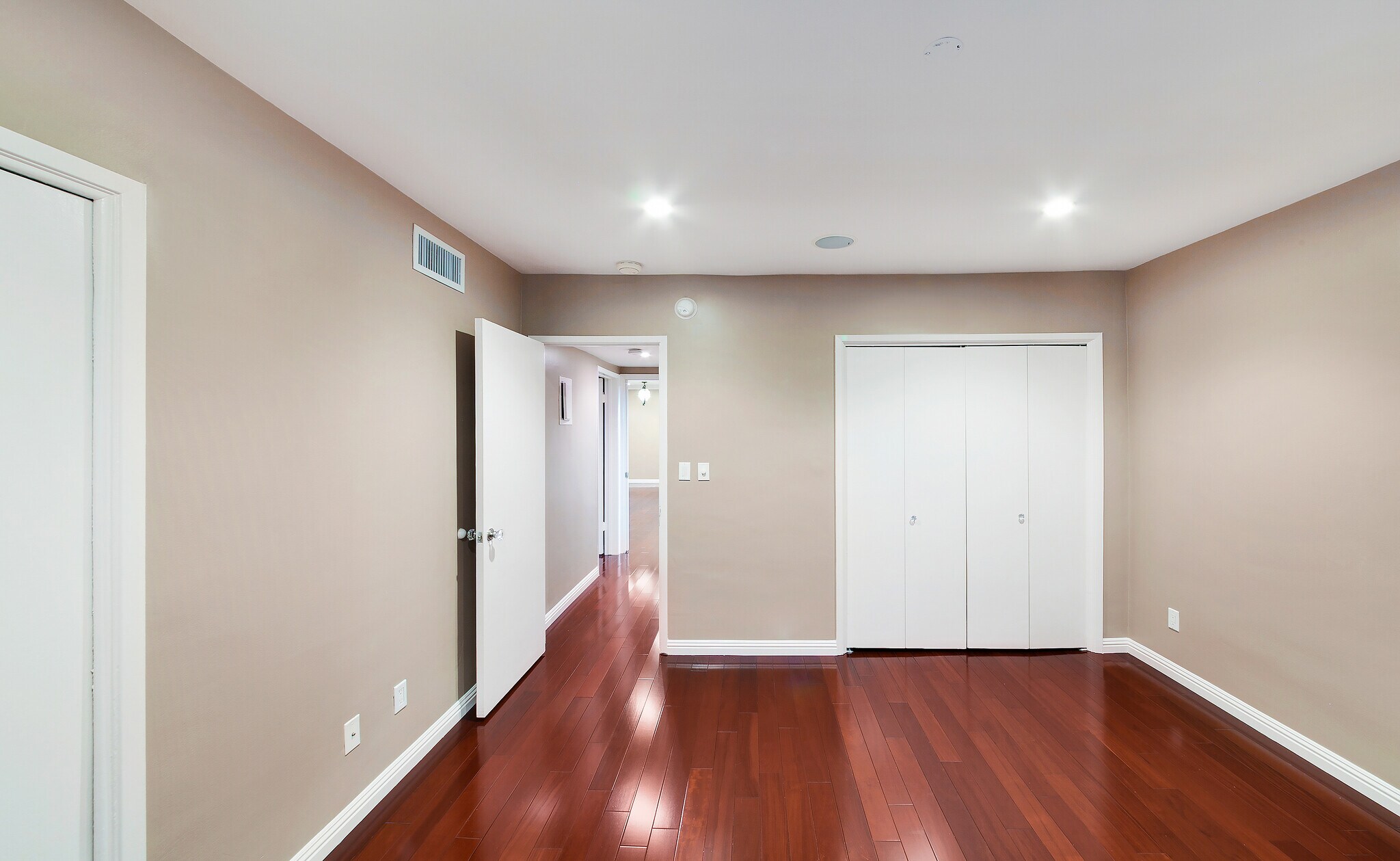 Building Photo - 1734 N Fuller Ave