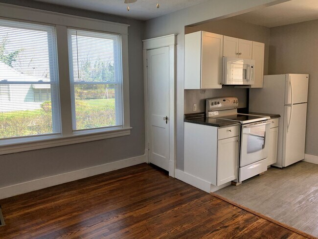 Building Photo - 645 Leesville Rd