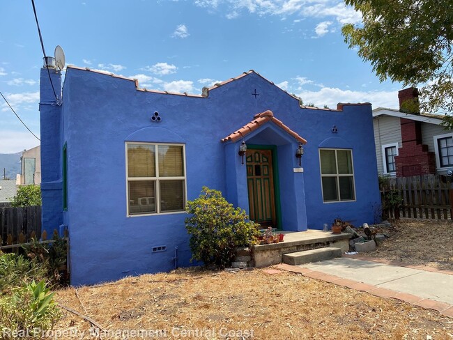 Primary Photo - AVAILABLE JULY - Great 2 Bedroom Close to ...