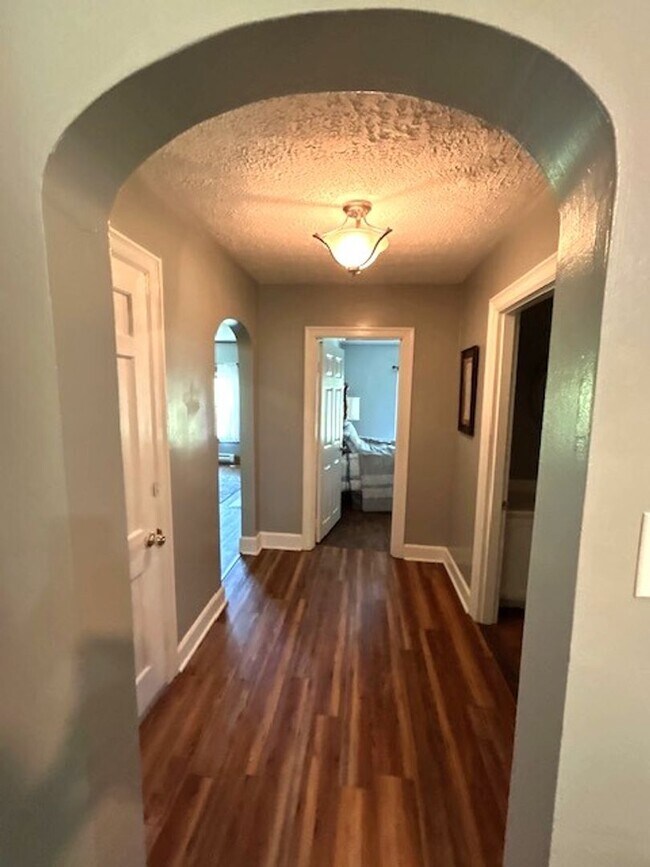 Building Photo - Country Living in Fayette County           20260515