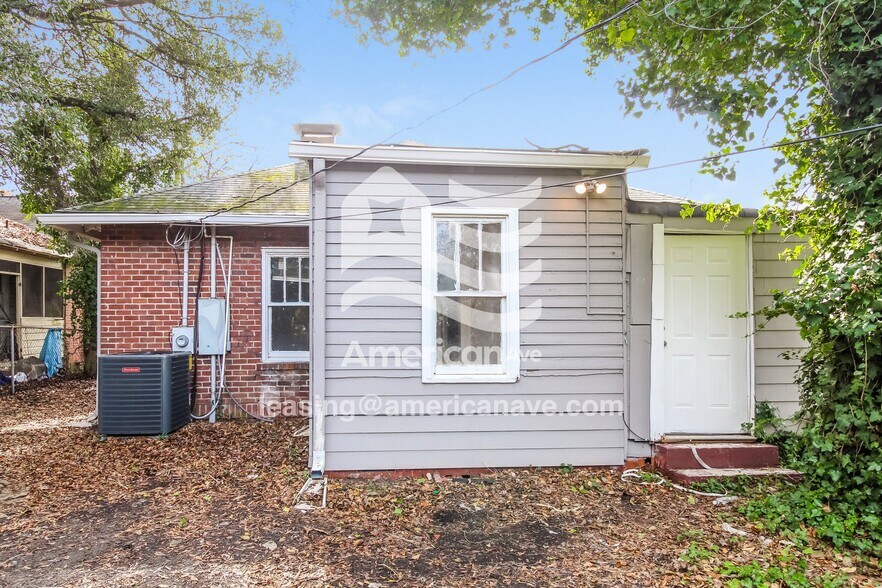 Building Photo - 2795 Cherry Ave