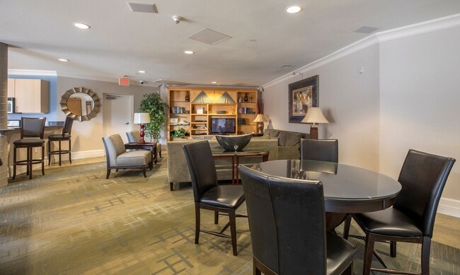 Building Photo - Rare Corner 3BR with Great Natural Light + 2 Parking Spaces