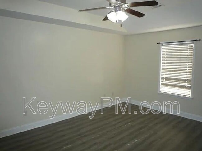 Building Photo - 302 Browning Dr