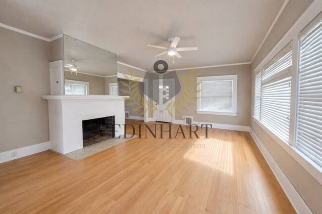 Building Photo - 1105 N College Ave