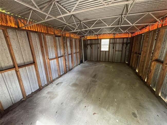 Building Photo - 24 Bethel Forest Dr S