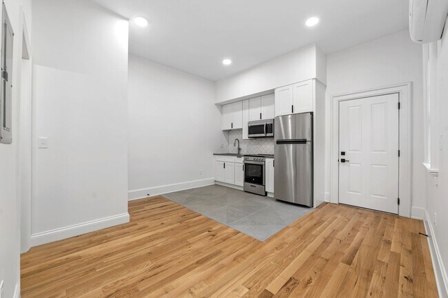 Building Photo - 1121 Dayton St