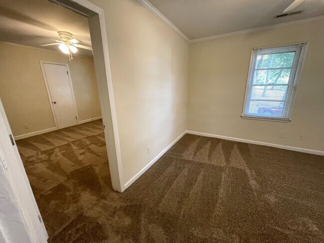 Building Photo - 313 Georgia Dr