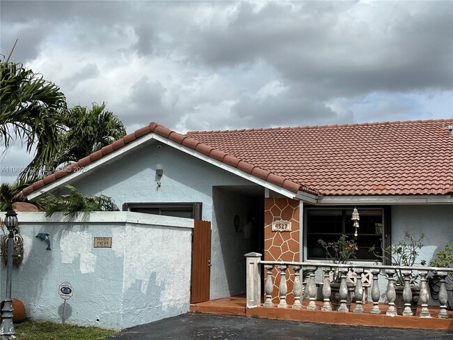 Building Photo - 4527 SW 143rd Pl