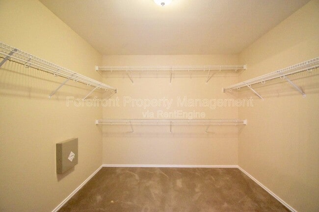 Building Photo - 10527 Cub Haven