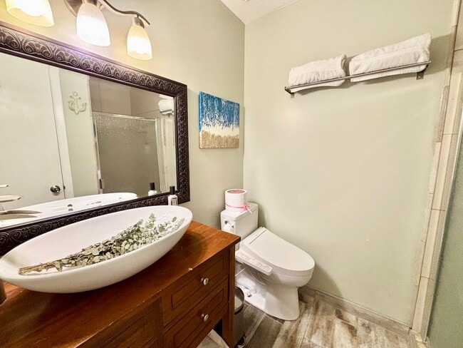 Building Photo - Stunning Virginia Beach Condo with Waterfr...