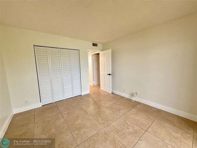Building Photo - 1401 SW 134th Way