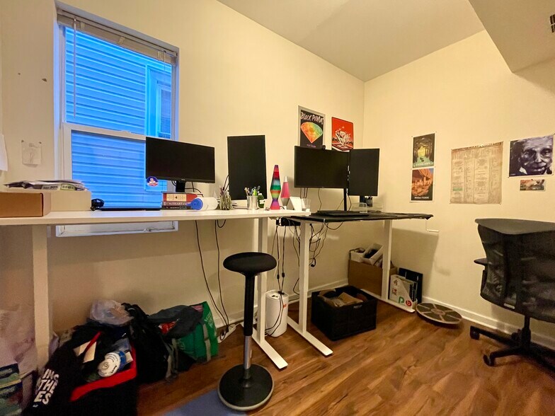 Building Photo - 1921 N Francisco Ave