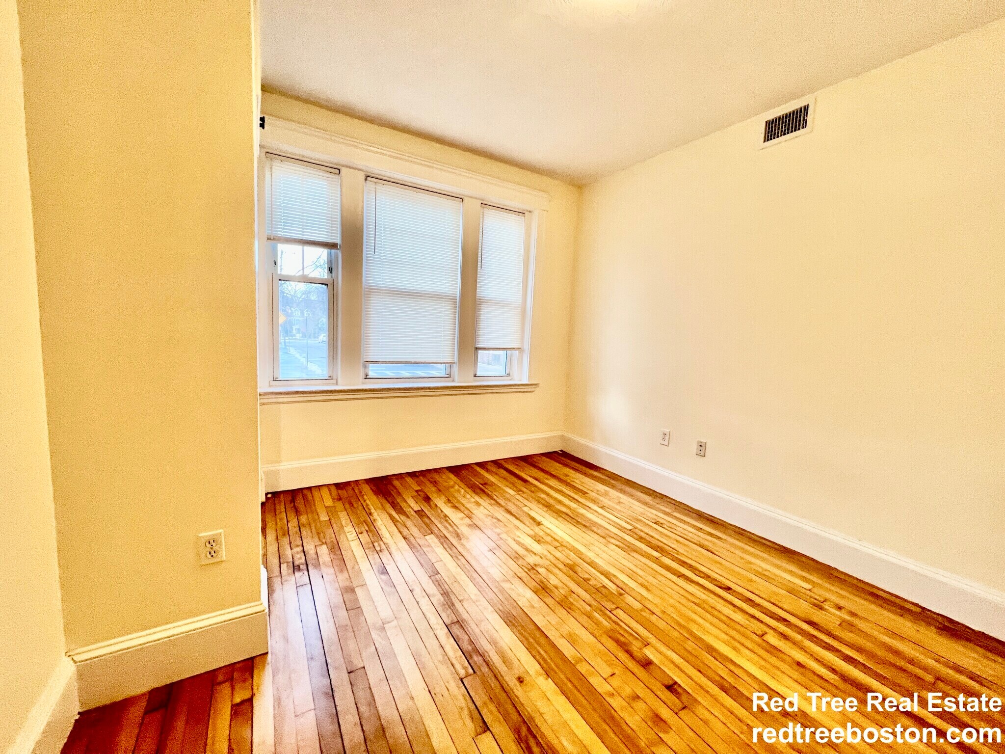 Building Photo - 71 Babcock St