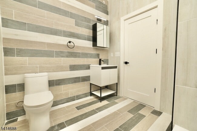 Building Photo - 536 Central Ave