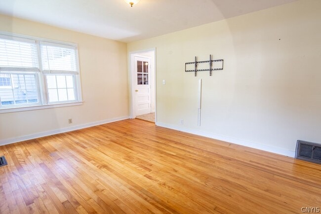 Building Photo - 419 Fergerson Ave