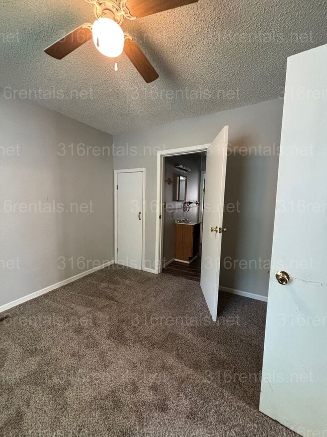 Building Photo - Two bed one bath available now!