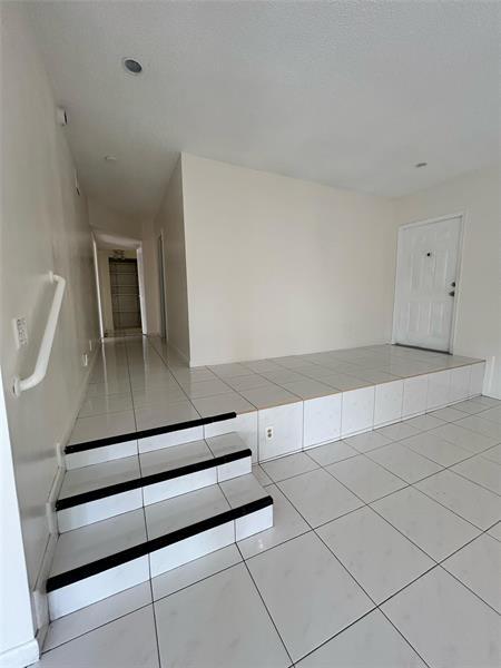 Building Photo - 4850 SW 63rd Terrace